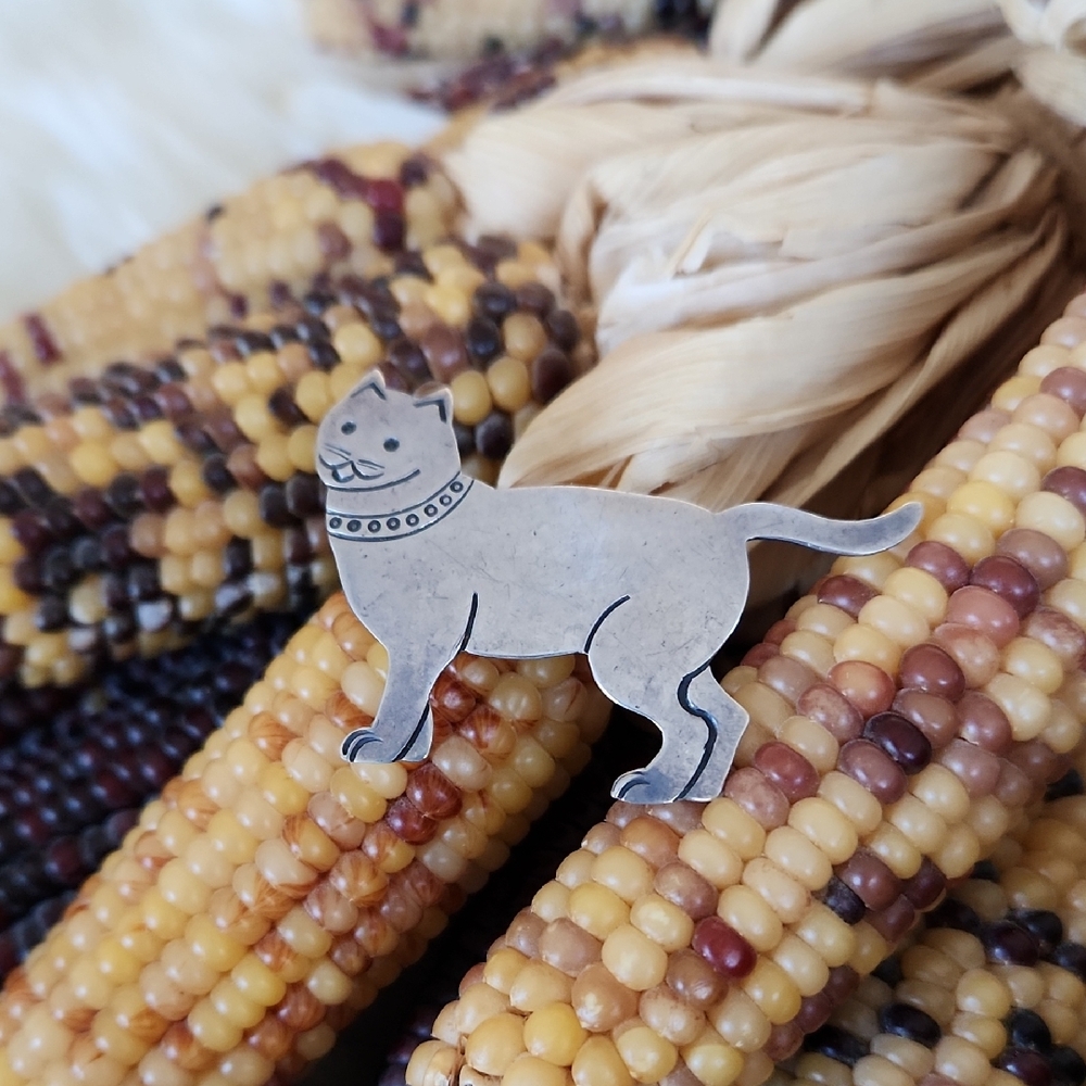 Adorable Vintage Native American Navajo Sterling Cat Brooch